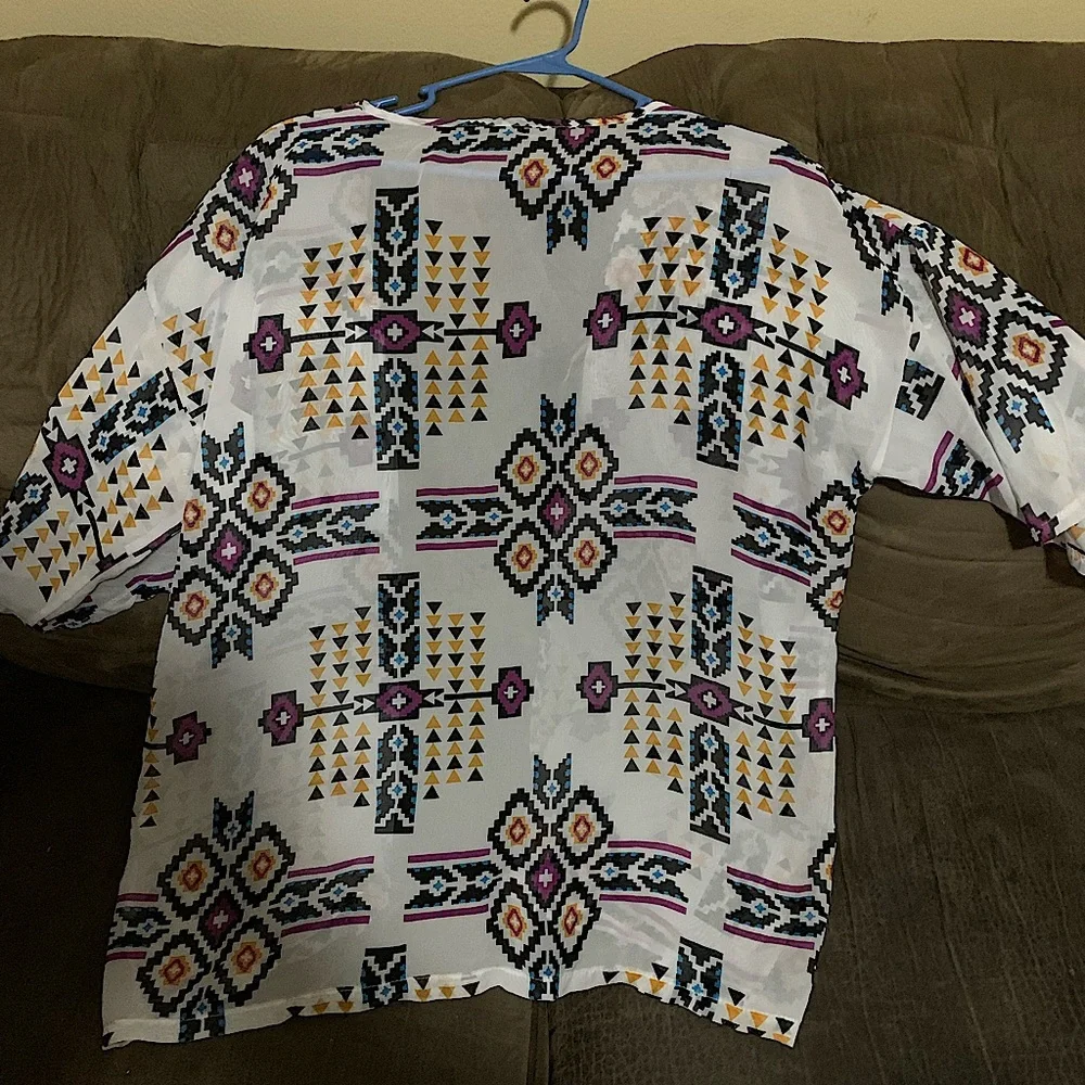 Colorful Spring Pattern Light Sweater - Picture 4 of 5